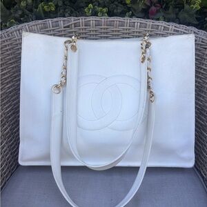 Authentic CHANEL white caviar leather grand shopping tote CC GST